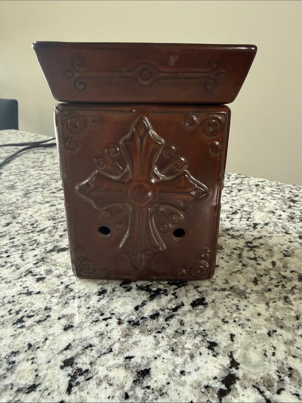 Scentsy Wax Warmer with Cross Motif